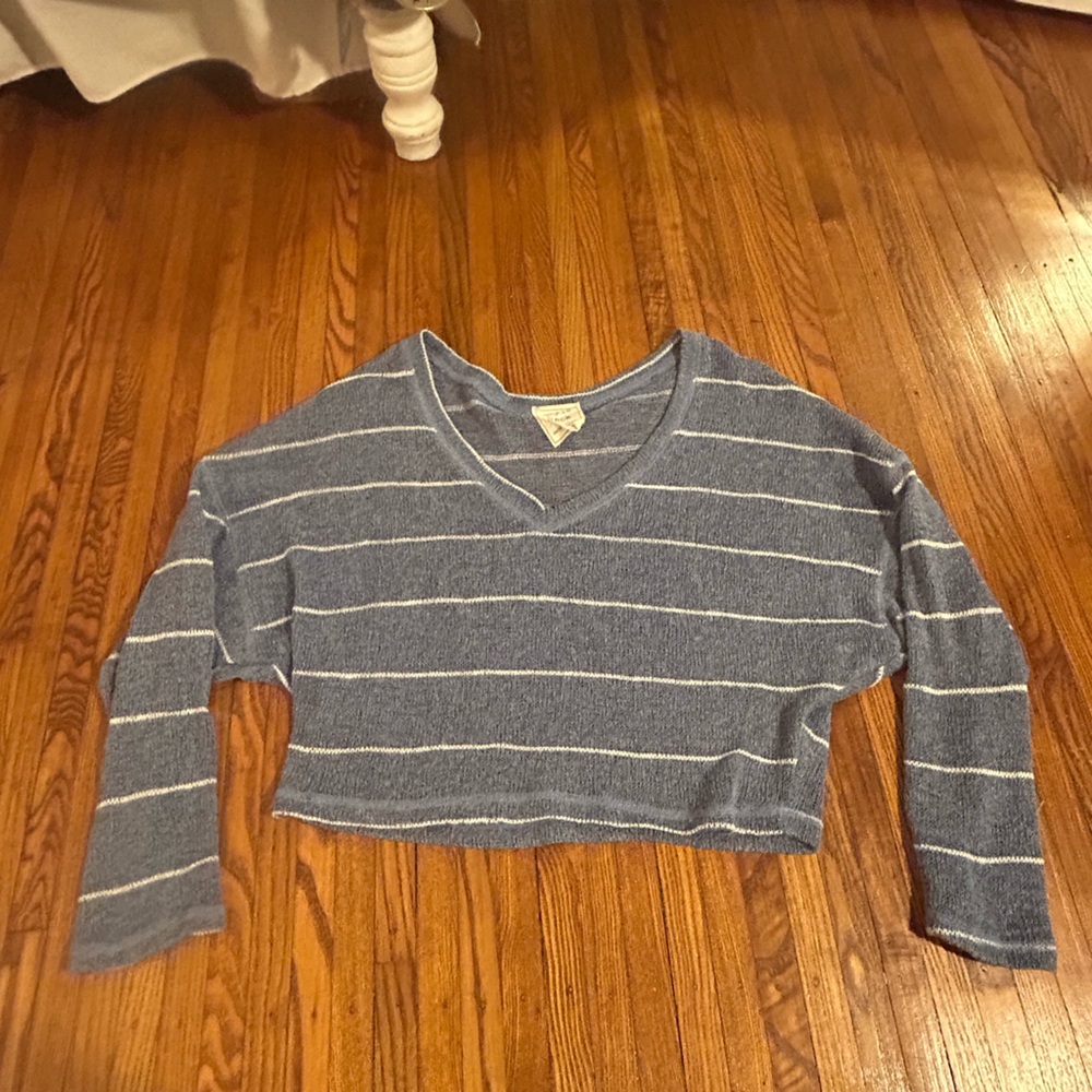 Style Rack Women’s Blue Striped V-Neck Sweater Size S PERFECT CONDITION